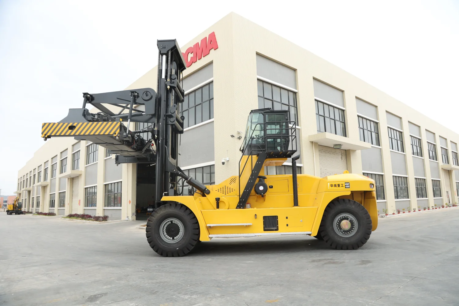 SOCMA HNF-450H Diesel Forklift, 45 Tonnes